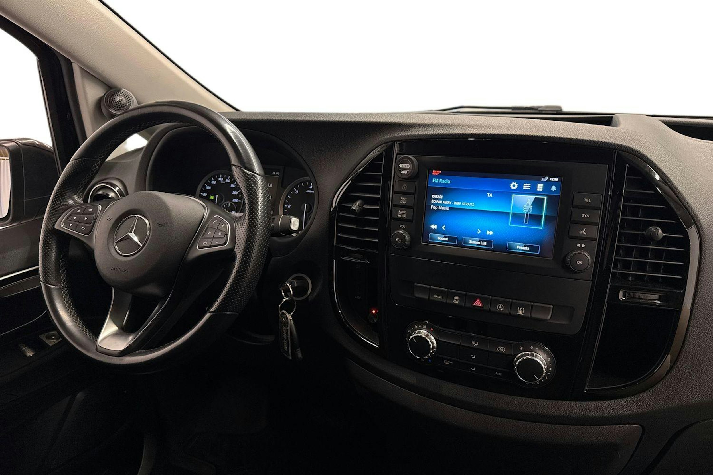 musta Mercedes-Benz Vito 2021 kuva 11.