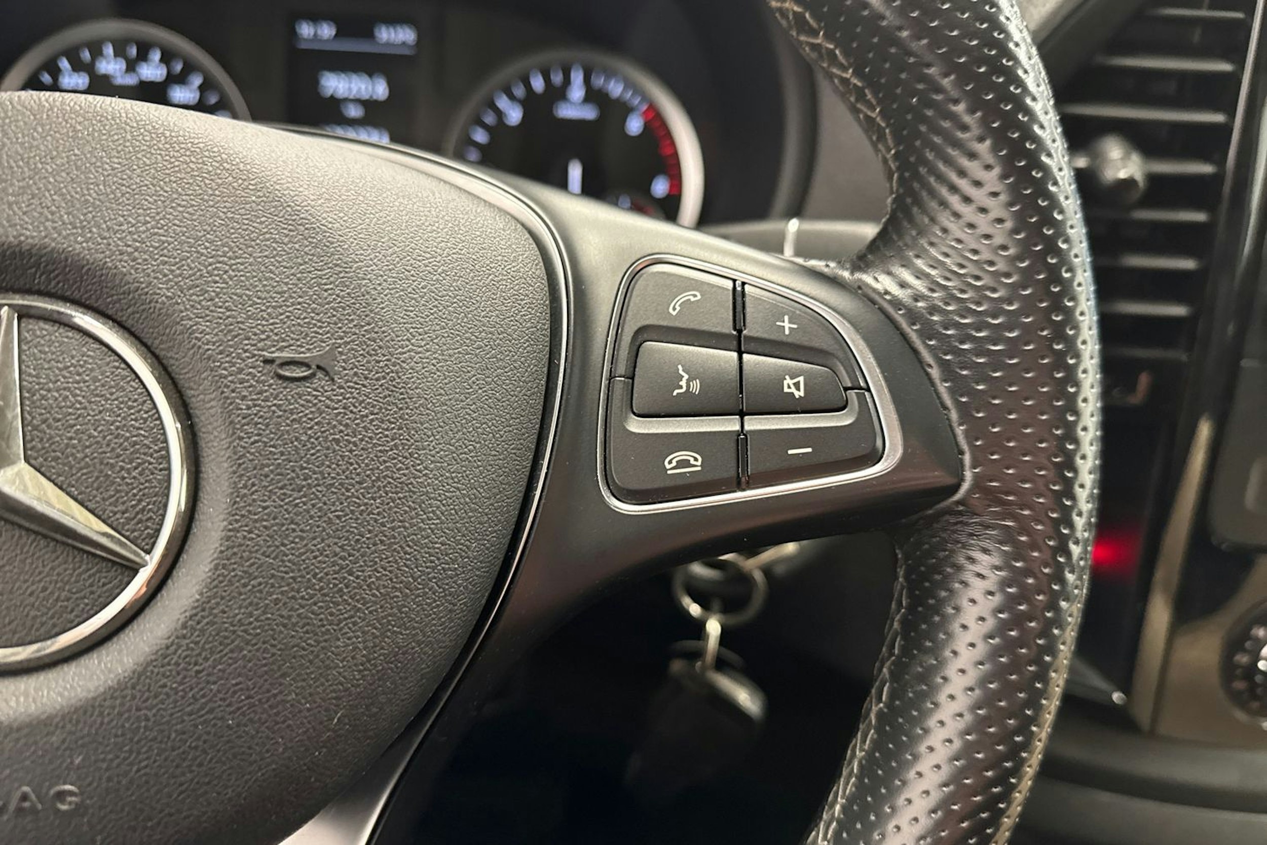 musta Mercedes-Benz Vito 2021 kuva 18.