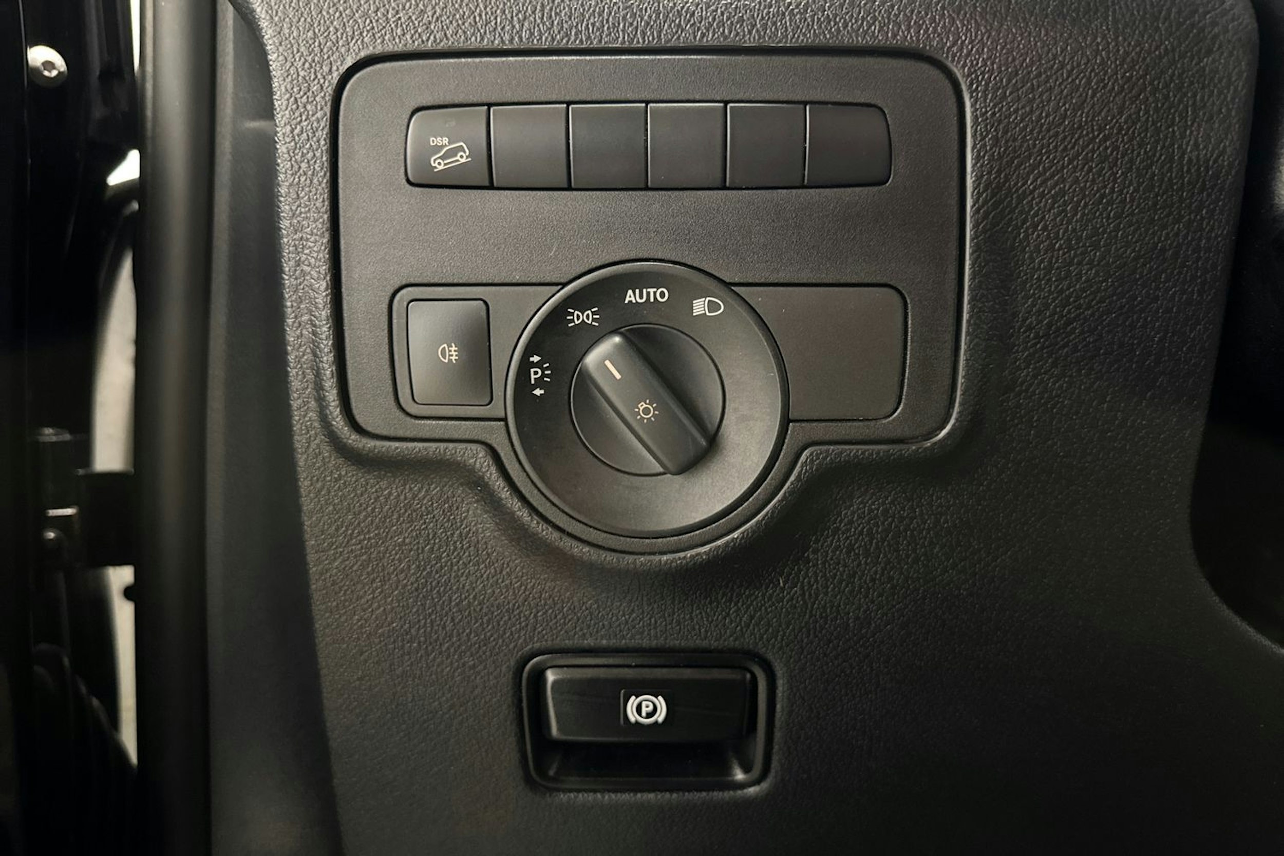 musta Mercedes-Benz Vito 2021 kuva 25.