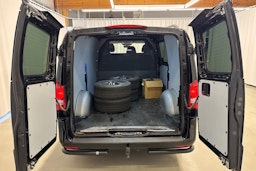 musta Mercedes-Benz Vito 2021 kuva 28.