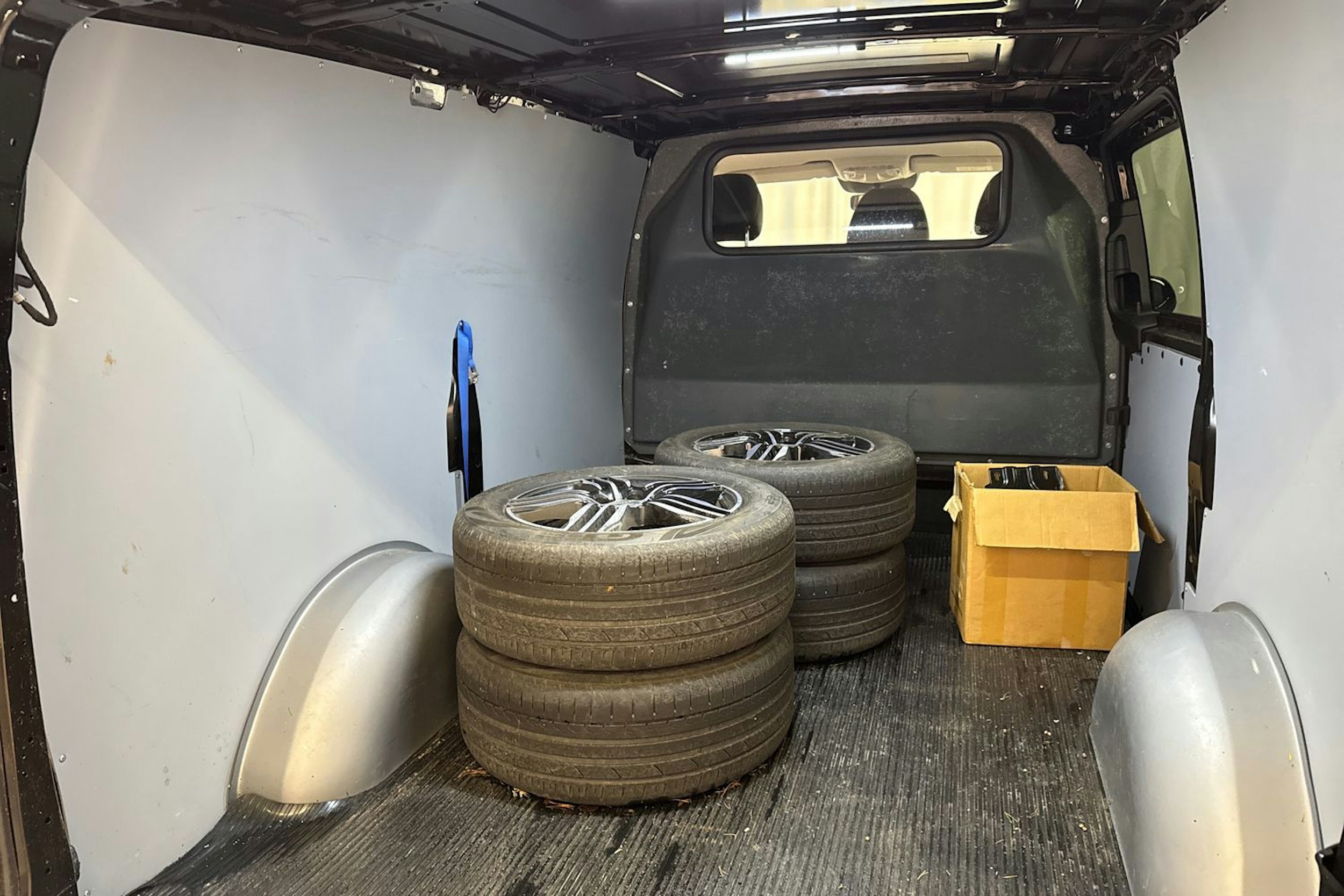 musta Mercedes-Benz Vito 2021 kuva 29.