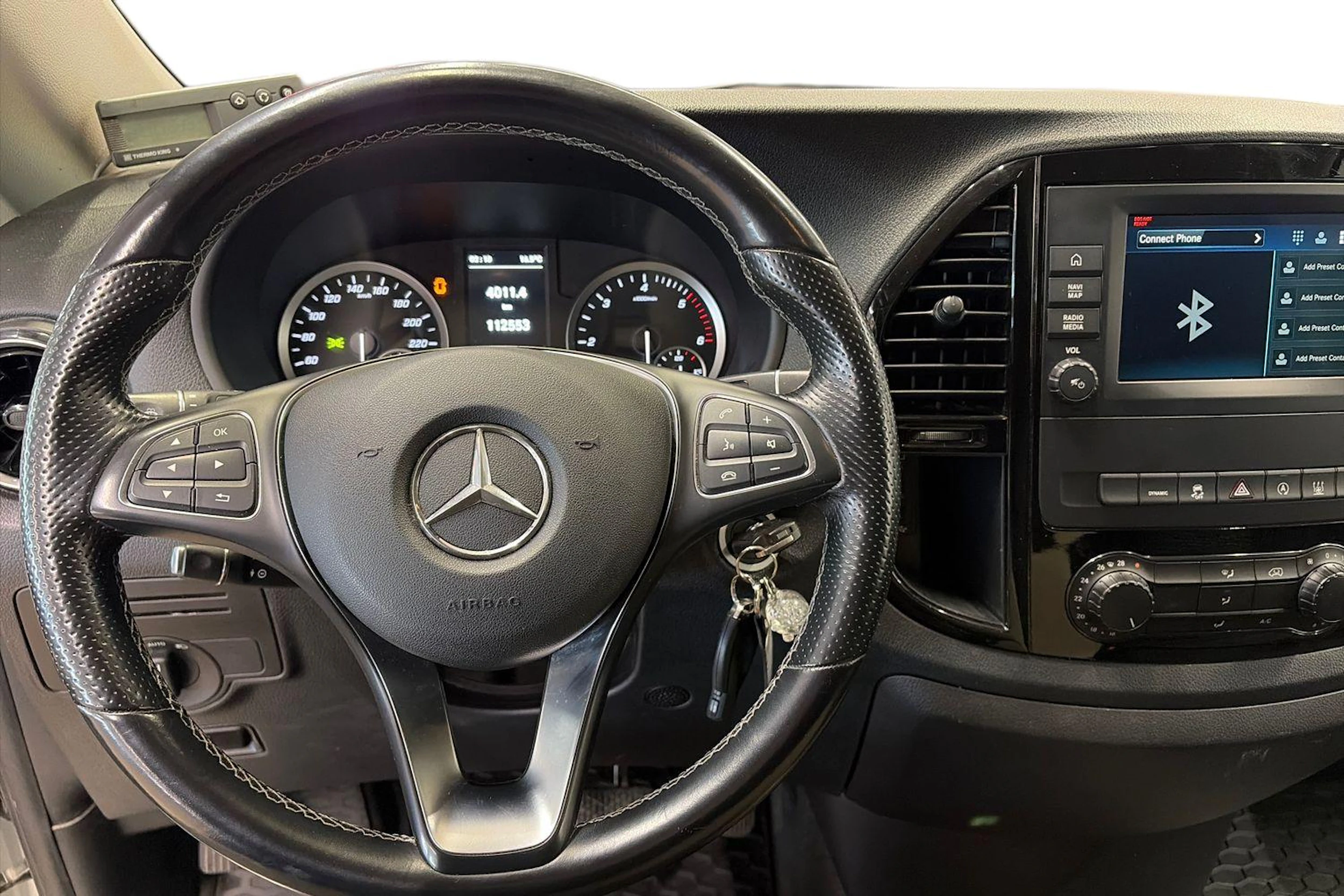 valkoinen Mercedes-Benz Vito 2021 kuva 9.