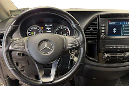 valkoinen Mercedes-Benz Vito 2021 kuva 9.