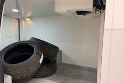 valkoinen Mercedes-Benz Vito 2021 kuva 13.