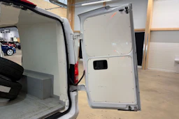 valkoinen Mercedes-Benz Vito 2021 kuva 17.