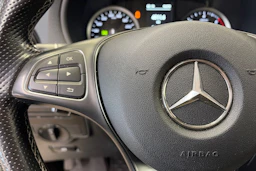 valkoinen Mercedes-Benz Vito 2021 kuva 22.