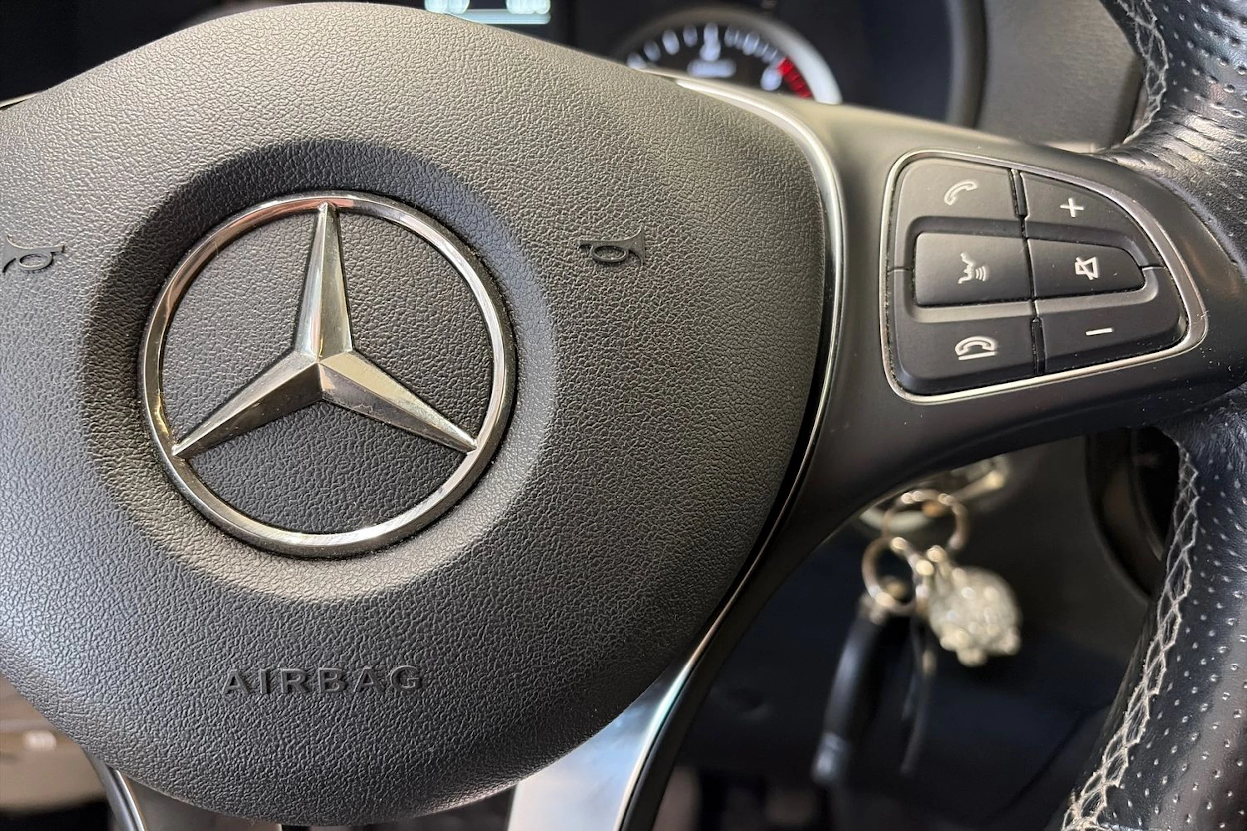 valkoinen Mercedes-Benz Vito 2021 kuva 23.