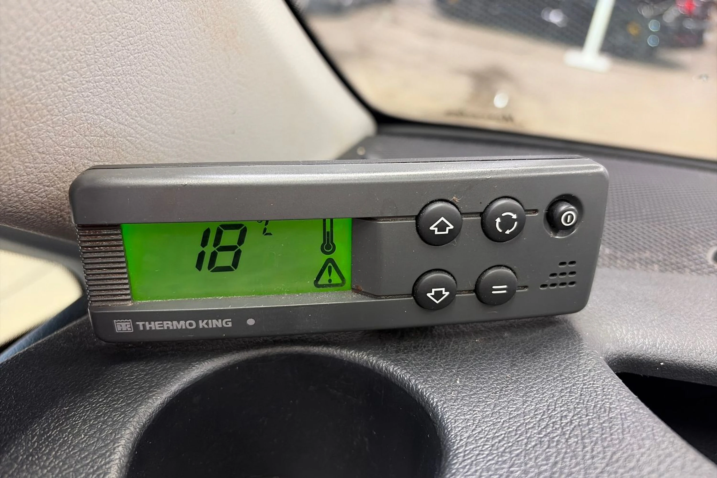 valkoinen Mercedes-Benz Vito 2021 kuva 24.