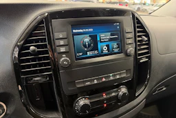 valkoinen Mercedes-Benz Vito 2021 kuva 25.