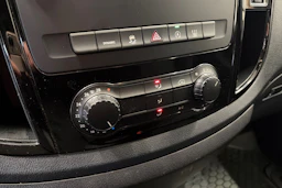 valkoinen Mercedes-Benz Vito 2021 kuva 26.