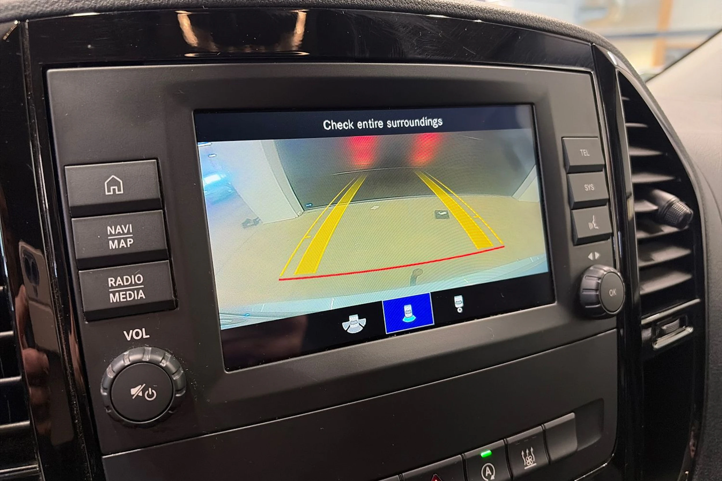 valkoinen Mercedes-Benz Vito 2021 kuva 27.