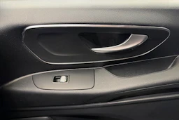 valkoinen Mercedes-Benz Vito 2021 kuva 30.