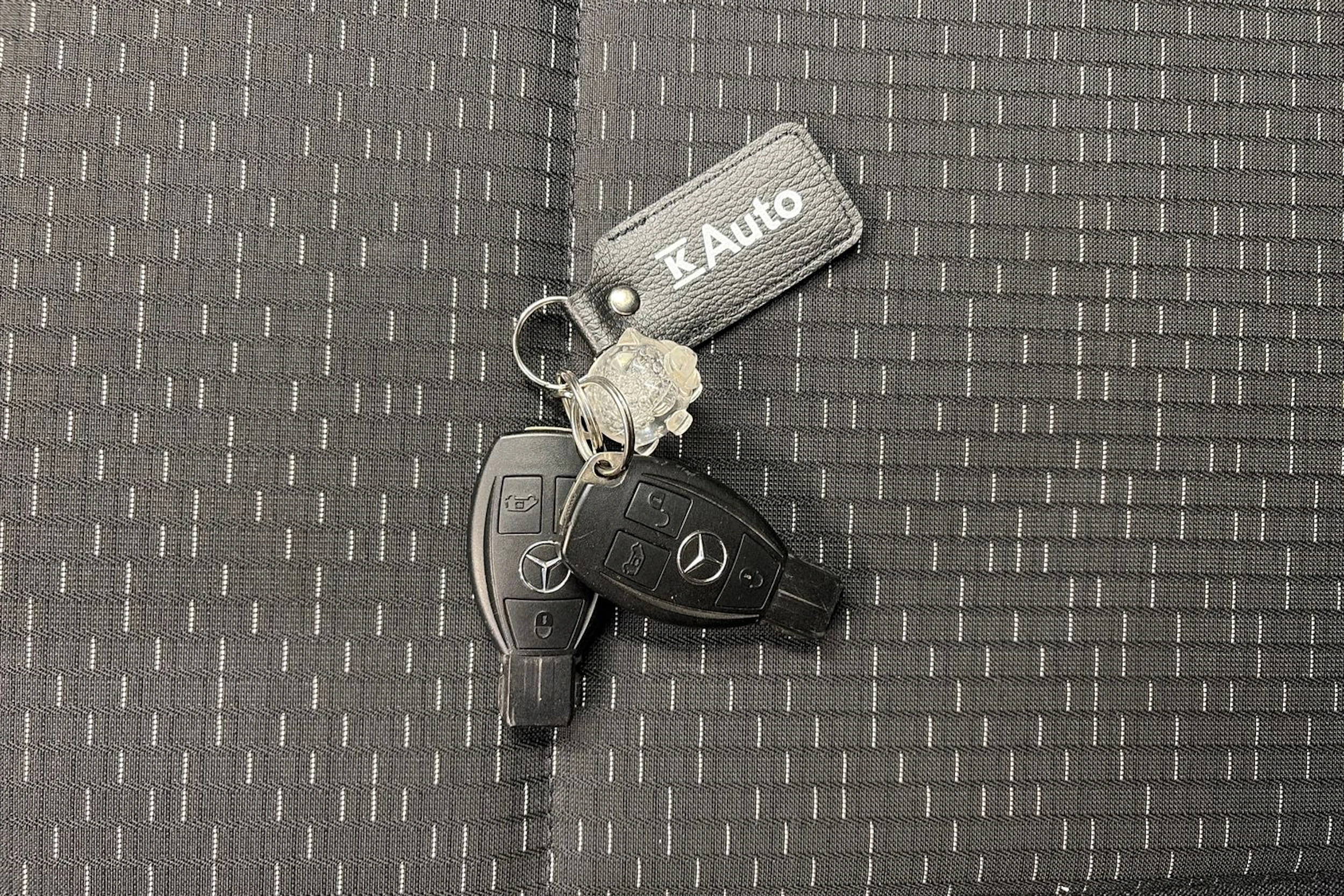 valkoinen Mercedes-Benz Vito 2021 kuva 31.