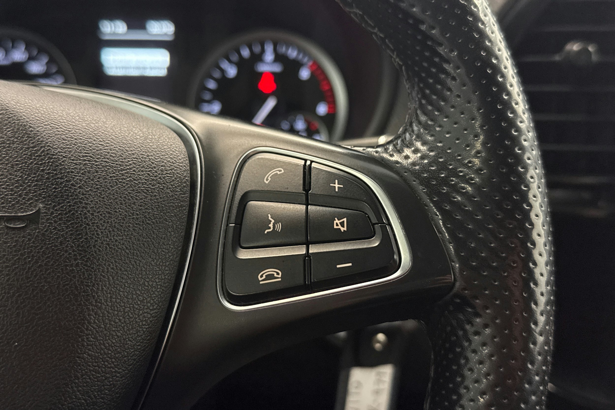 musta Mercedes-Benz Vito 2021 kuva 16.