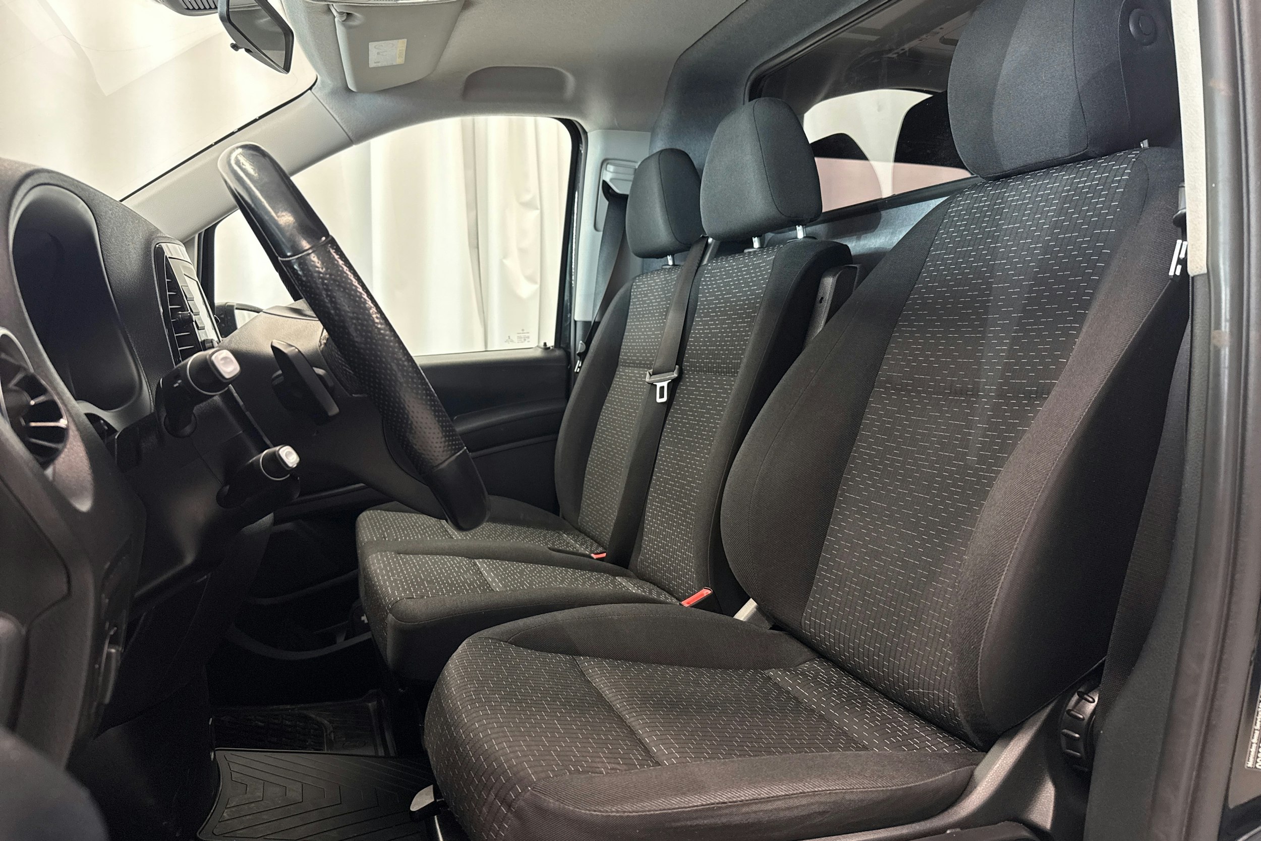 musta Mercedes-Benz Vito 2021 kuva 21.