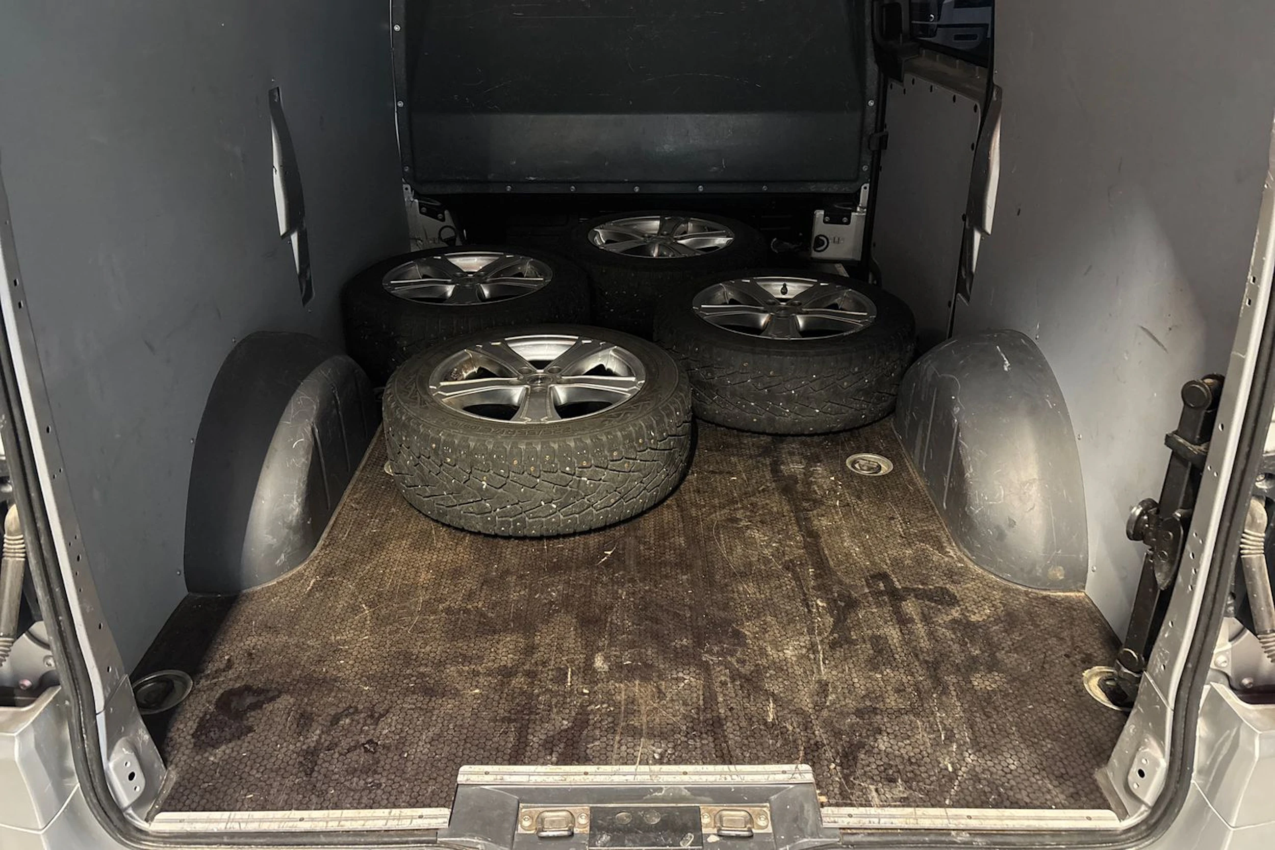 harmaa Mercedes-Benz Vito 2021 kuva 6.