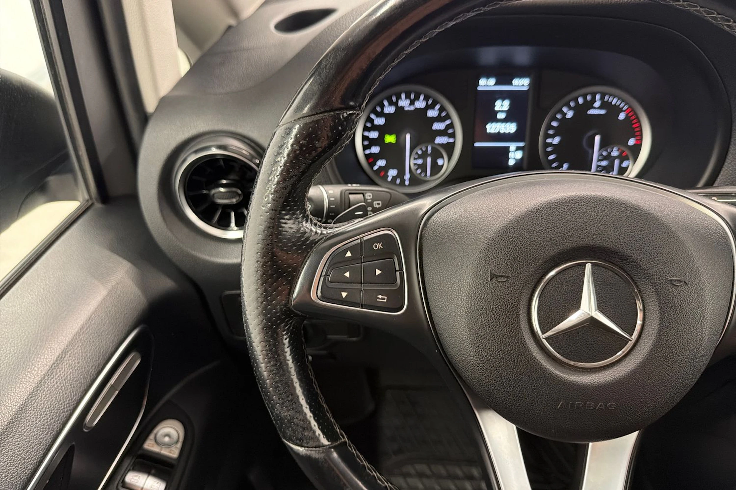 harmaa Mercedes-Benz Vito 2021 kuva 11.