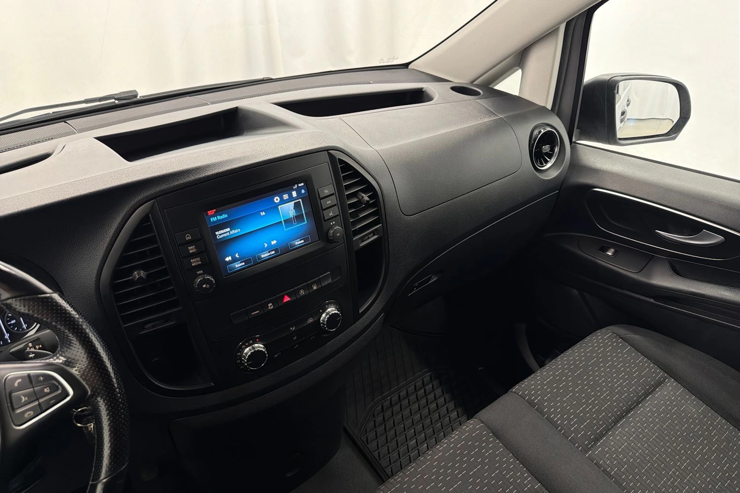 harmaa Mercedes-Benz Vito 2021 kuva 15.