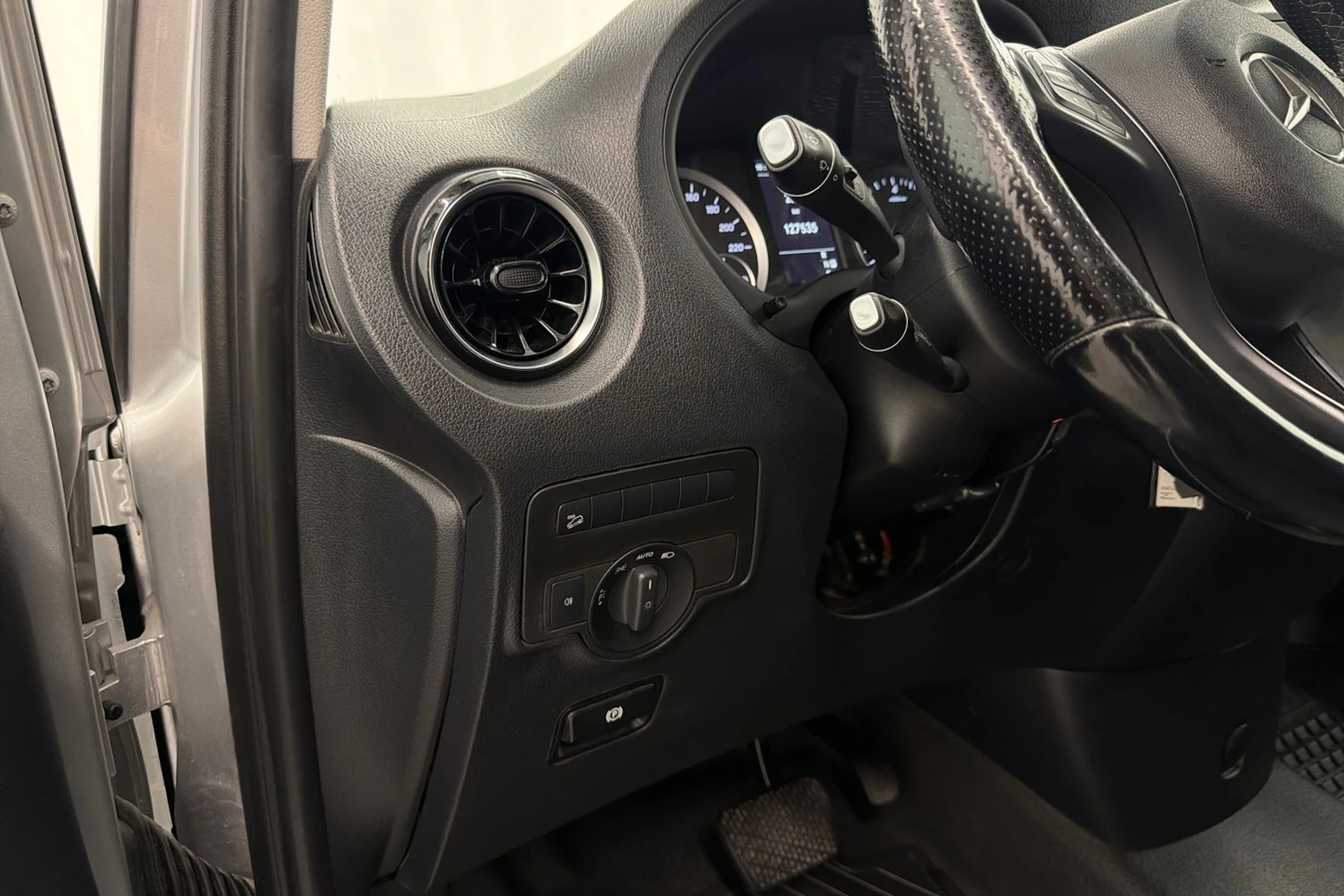 harmaa Mercedes-Benz Vito 2021 kuva 22.