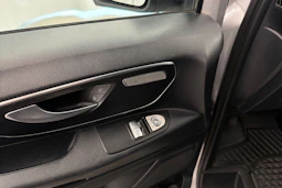harmaa Mercedes-Benz Vito 2021 kuva 23.
