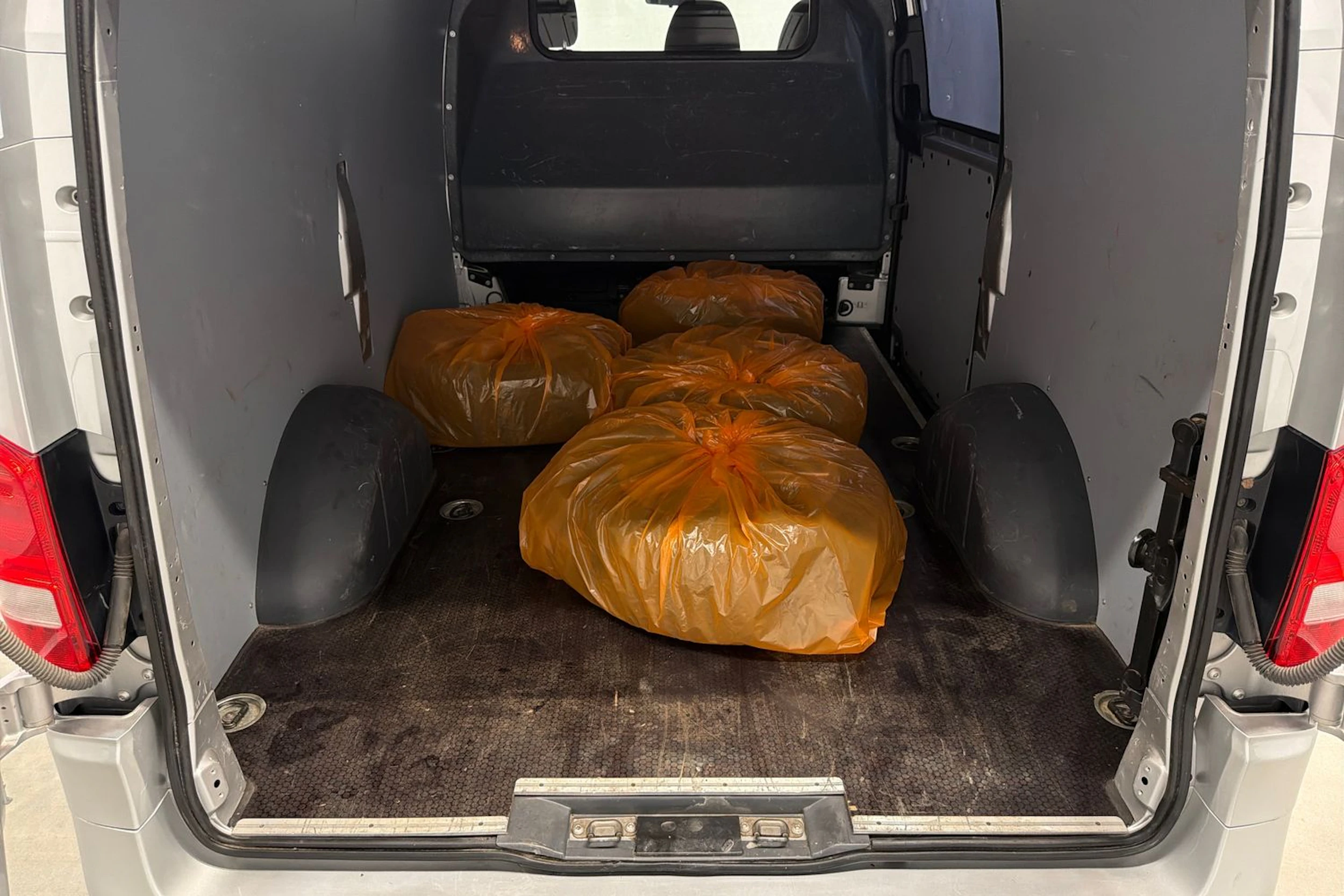 harmaa Mercedes-Benz Vito 2021 kuva 28.