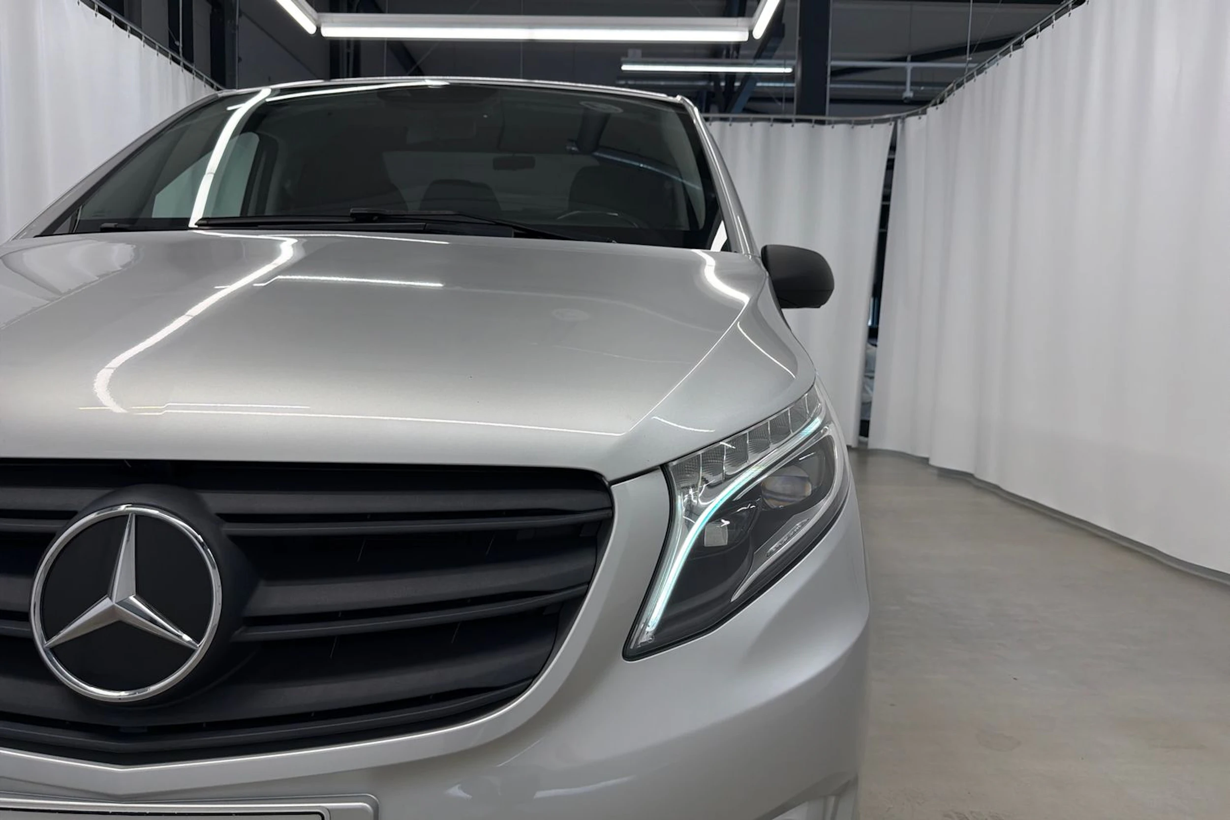 harmaa Mercedes-Benz Vito 2021 kuva 29.