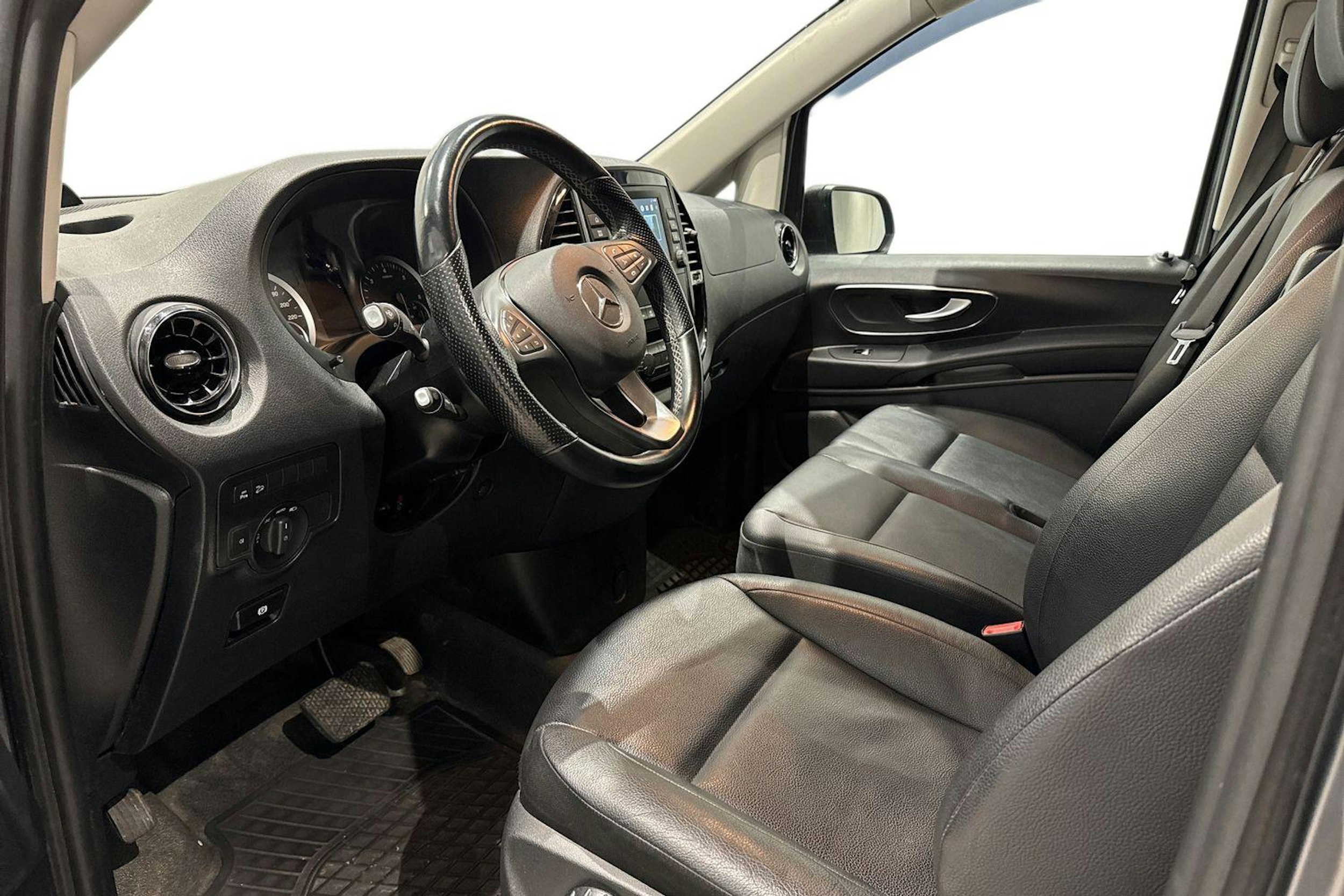 harmaa Mercedes-Benz Vito 2021 kuva 7.