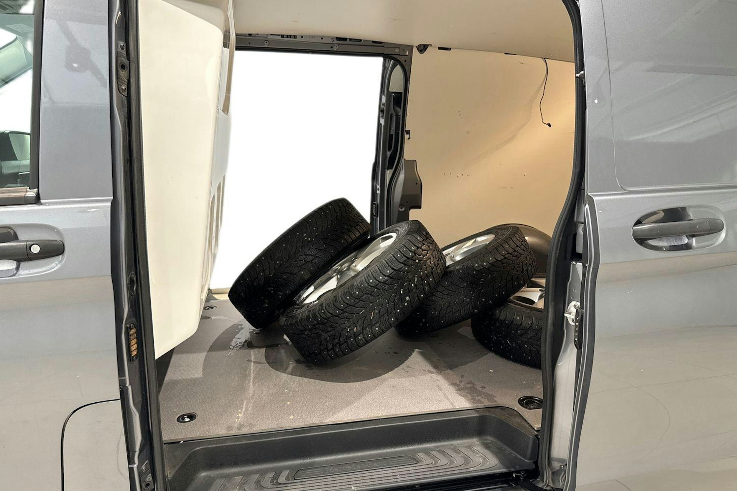 harmaa Mercedes-Benz Vito 2021 kuva 10.
