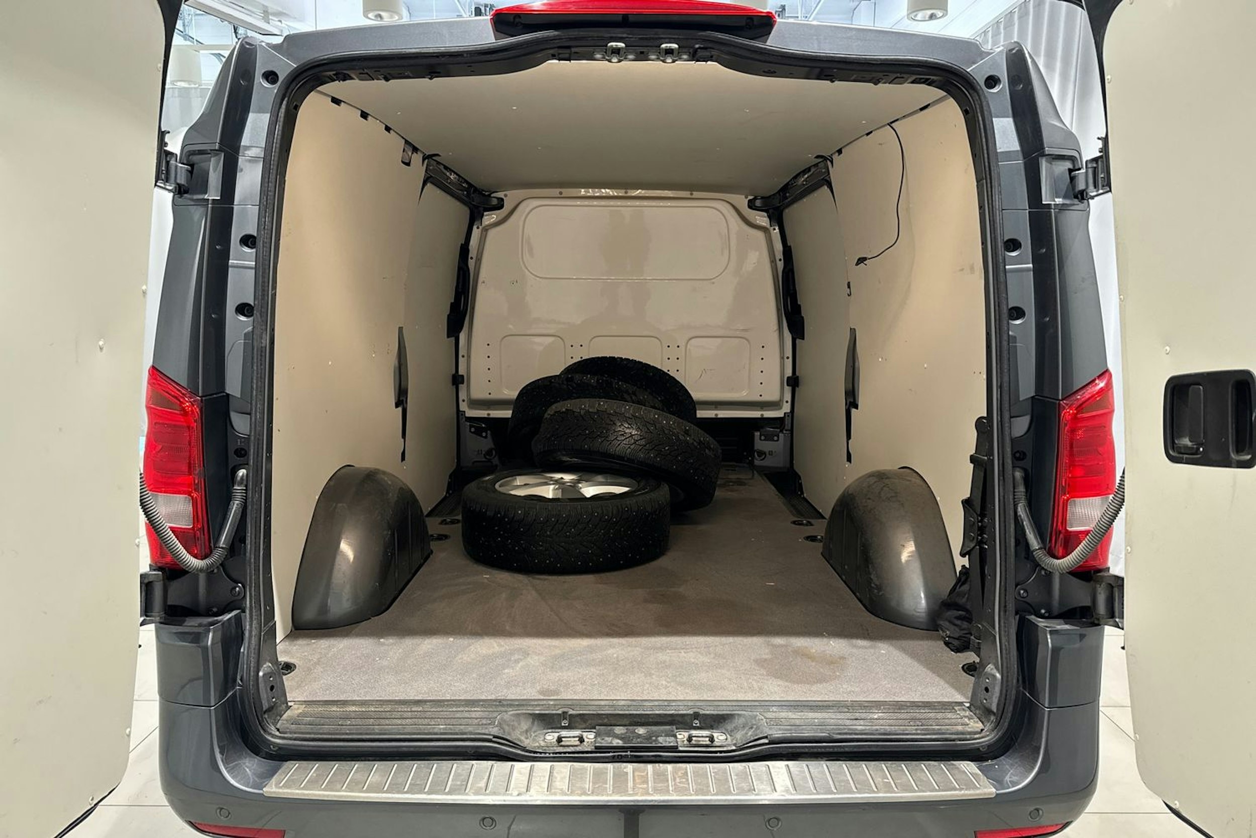 harmaa Mercedes-Benz Vito 2021 kuva 15.