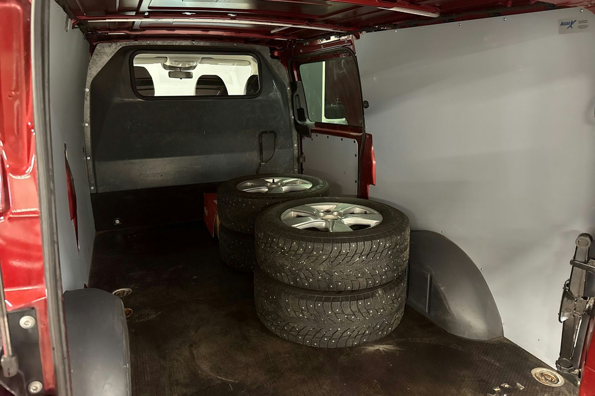 Punainen Mercedes-Benz VITO 2021 kuva 15.