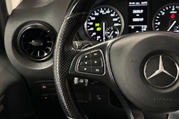 Punainen Mercedes-Benz VITO 2021 kuva 18.