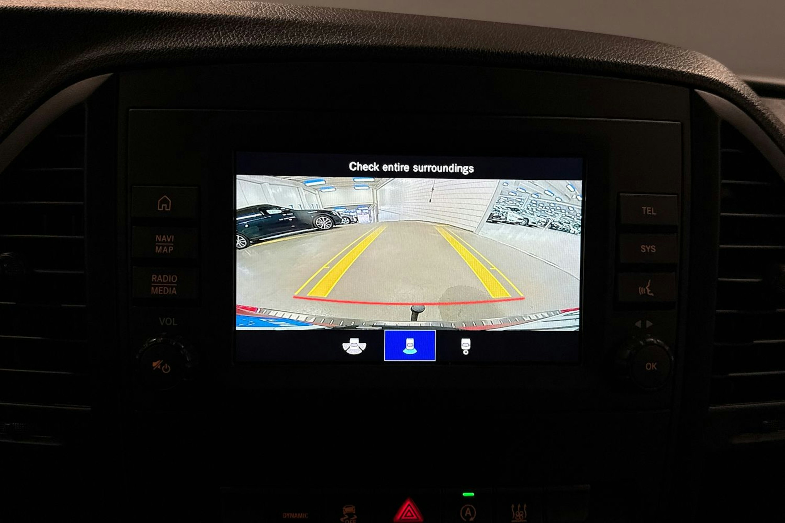 Punainen Mercedes-Benz VITO 2021 kuva 22.
