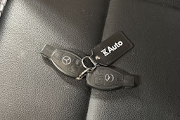 Punainen Mercedes-Benz VITO 2021 kuva 25.