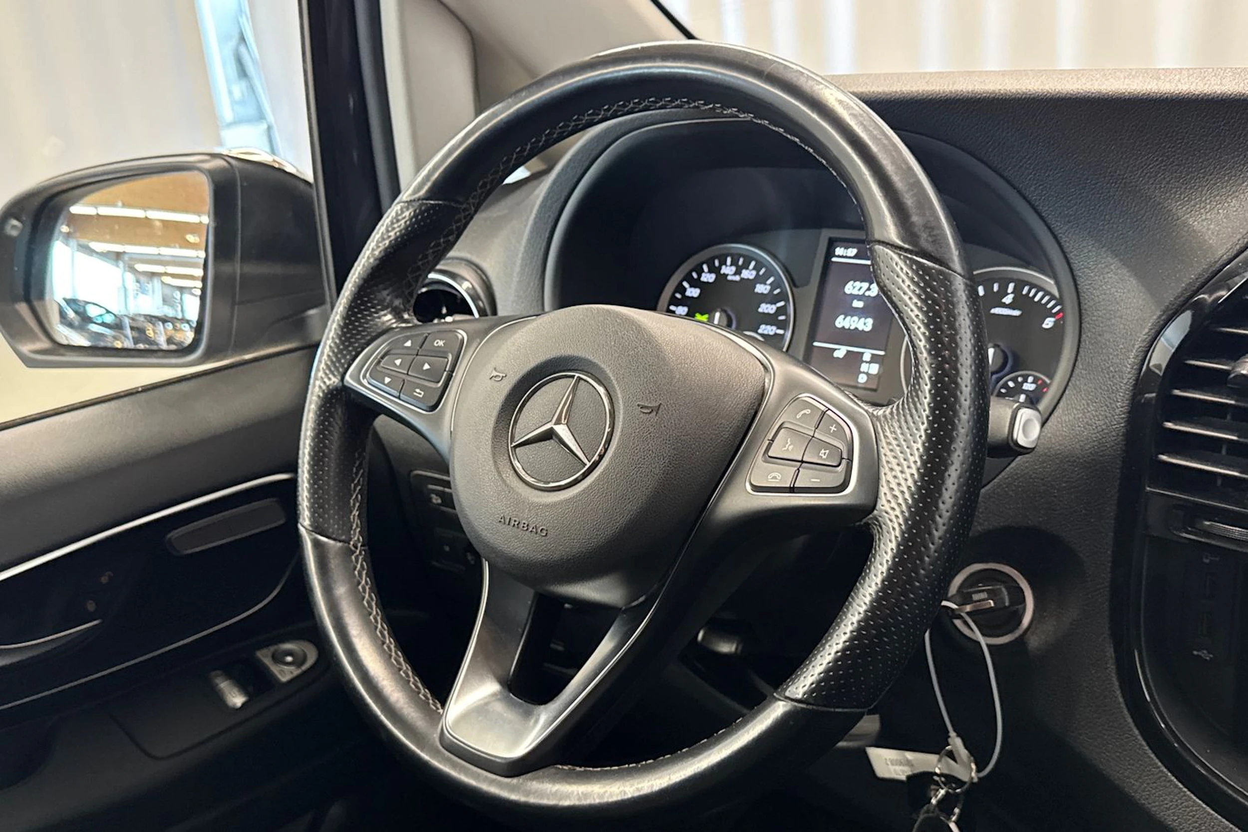 harmaa Mercedes-Benz Vito 2021 kuva 13.