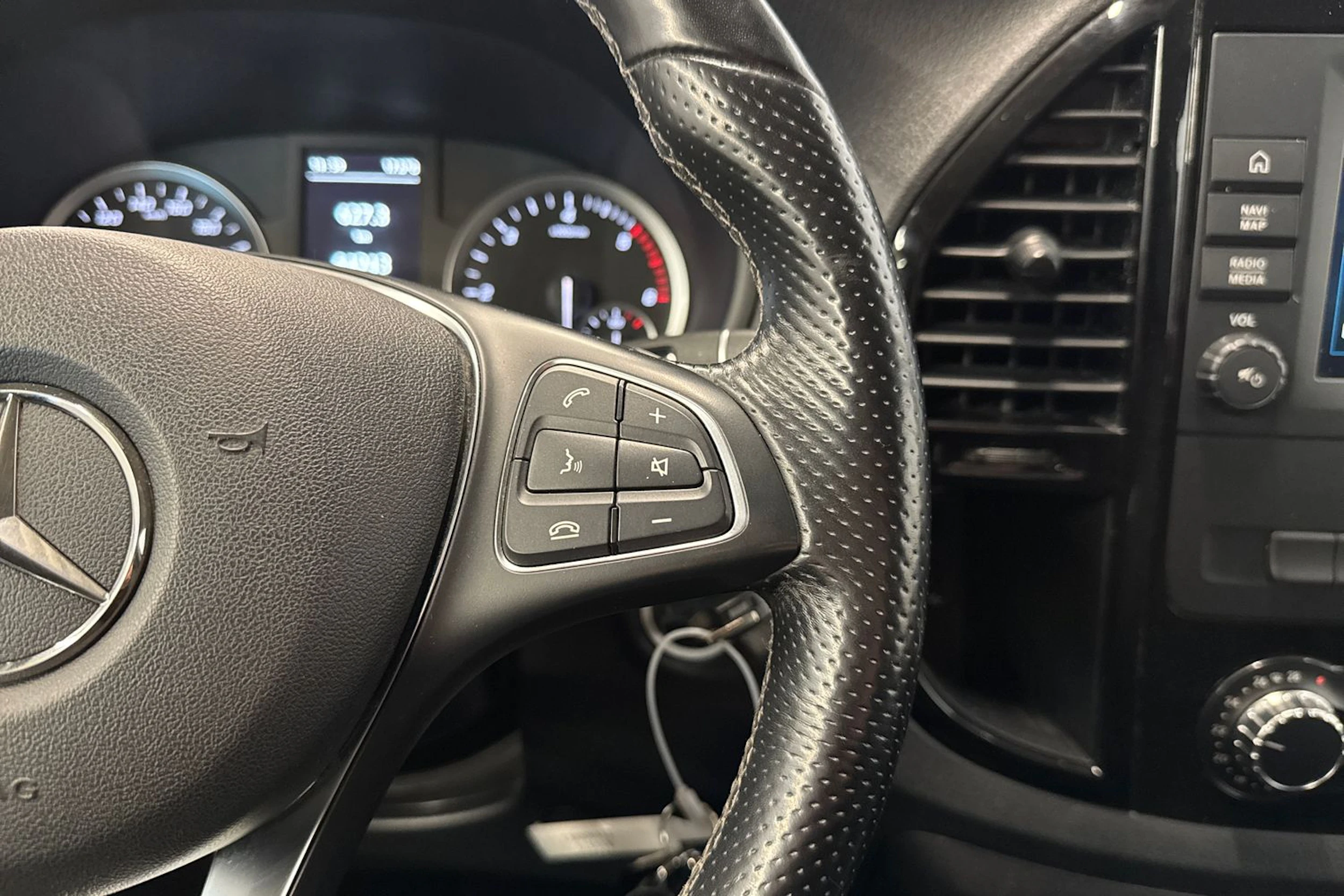 harmaa Mercedes-Benz Vito 2021 kuva 16.