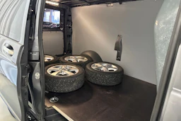 harmaa Mercedes-Benz Vito 2021 kuva 24.
