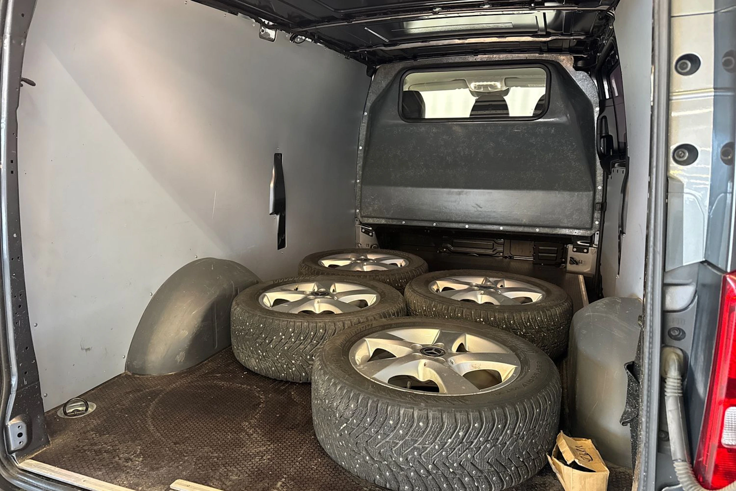 harmaa Mercedes-Benz Vito 2021 kuva 26.