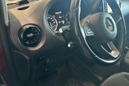 punainen Mercedes-Benz Vito 2021 kuva 4.
