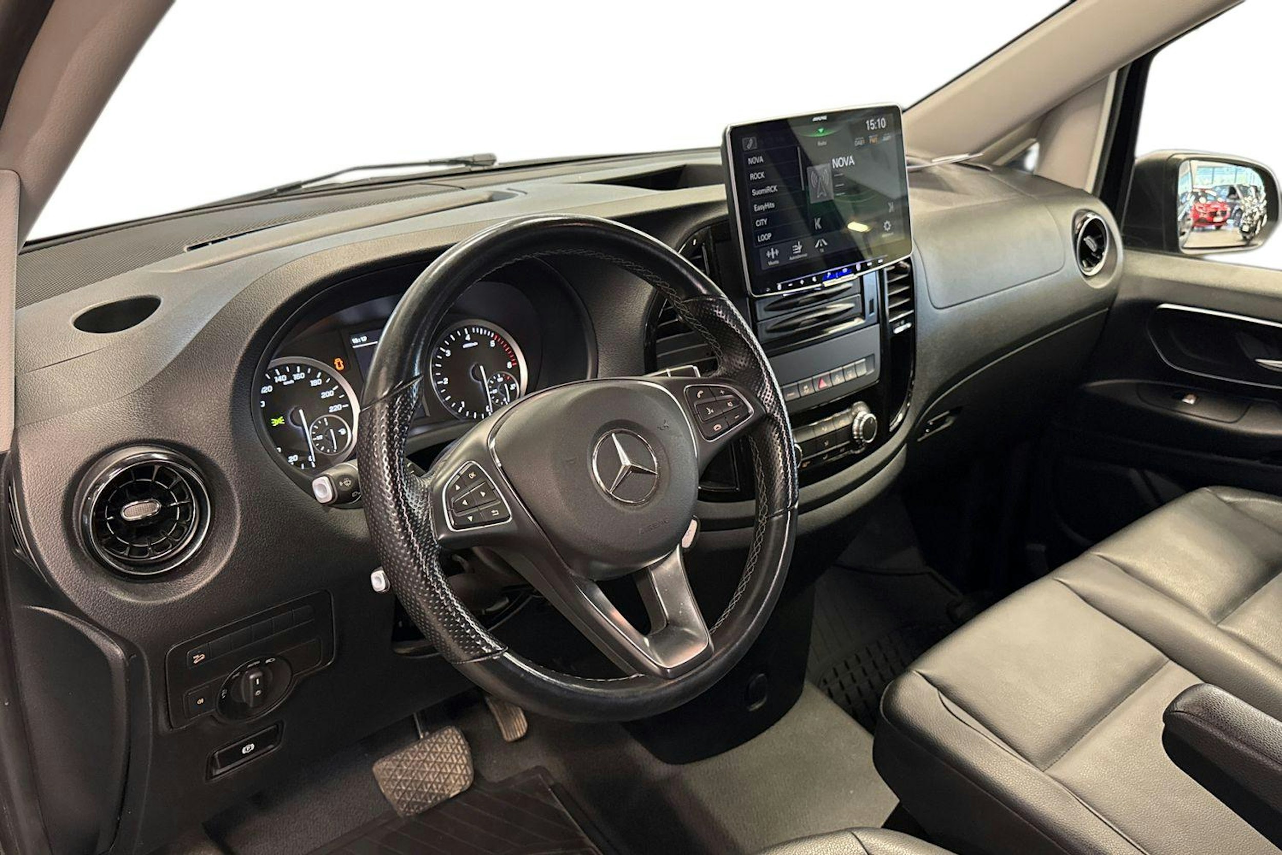 Musta Mercedes-Benz VITO 2021 kuva 7.