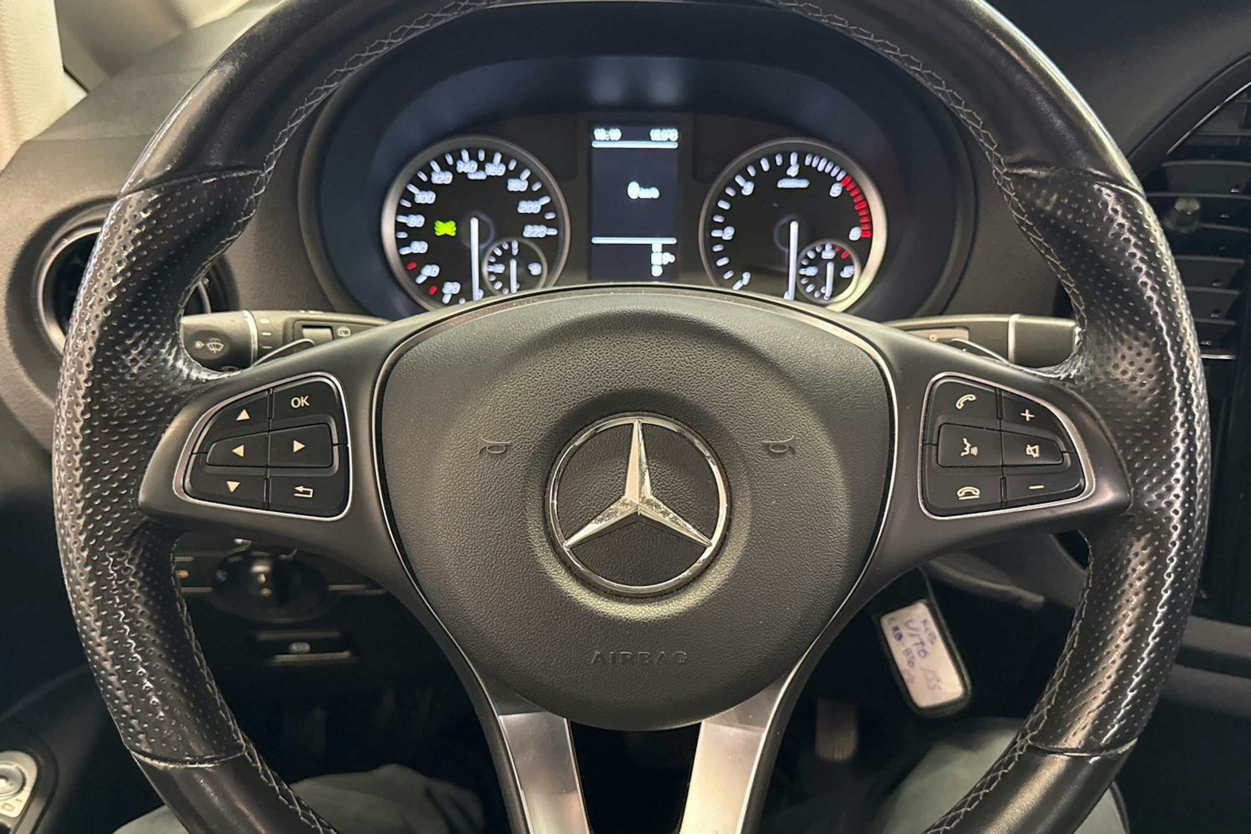 Musta Mercedes-Benz VITO 2021 kuva 18.