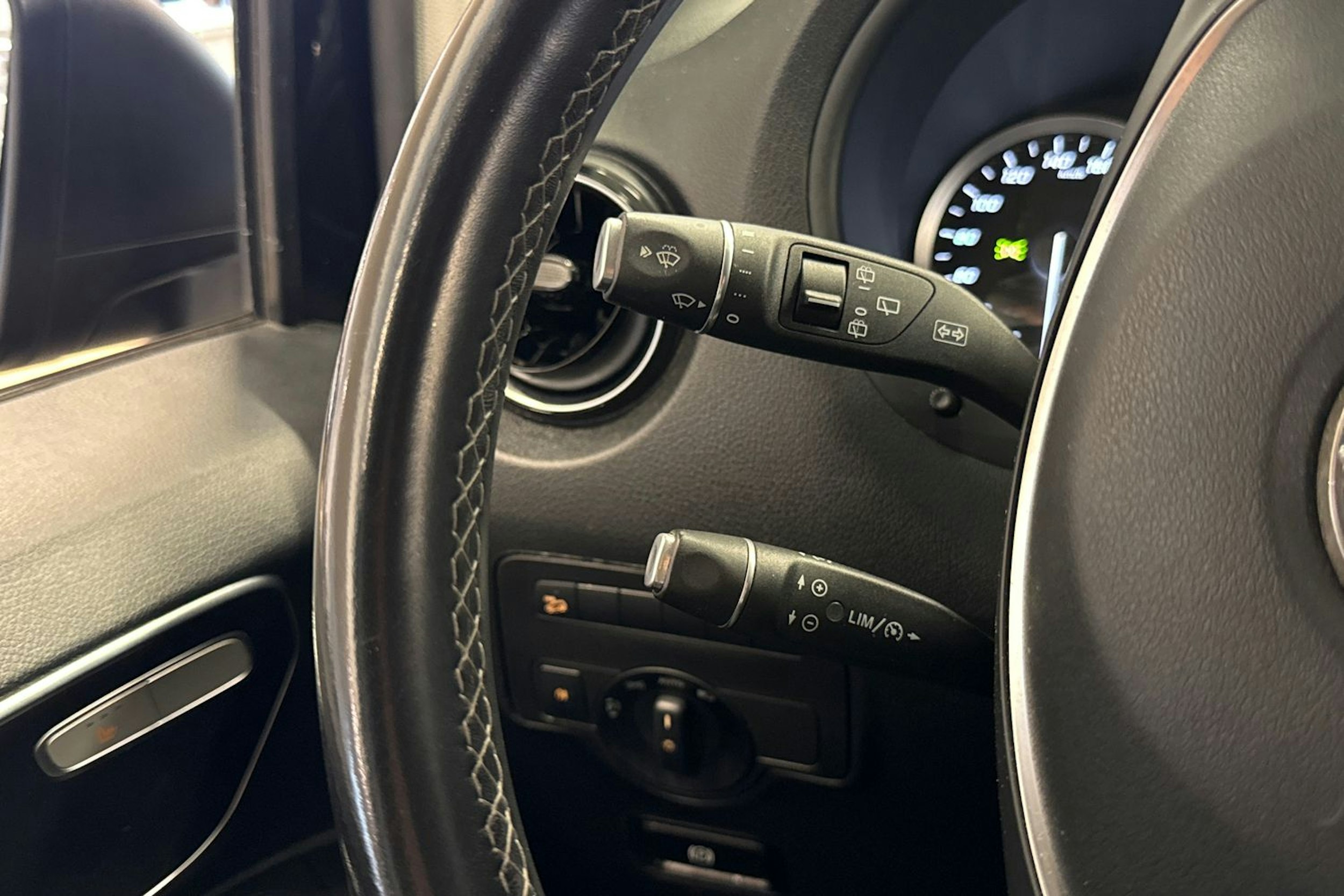 Musta Mercedes-Benz VITO 2021 kuva 21.