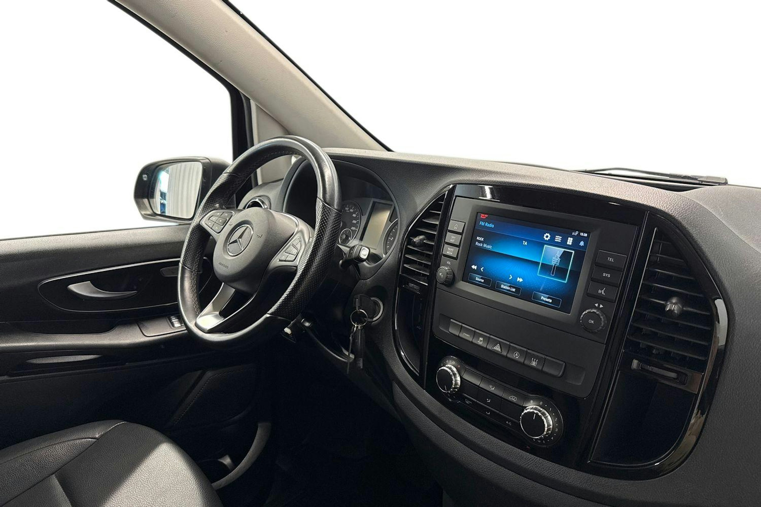 musta Mercedes-Benz Vito 2021 kuva 10.