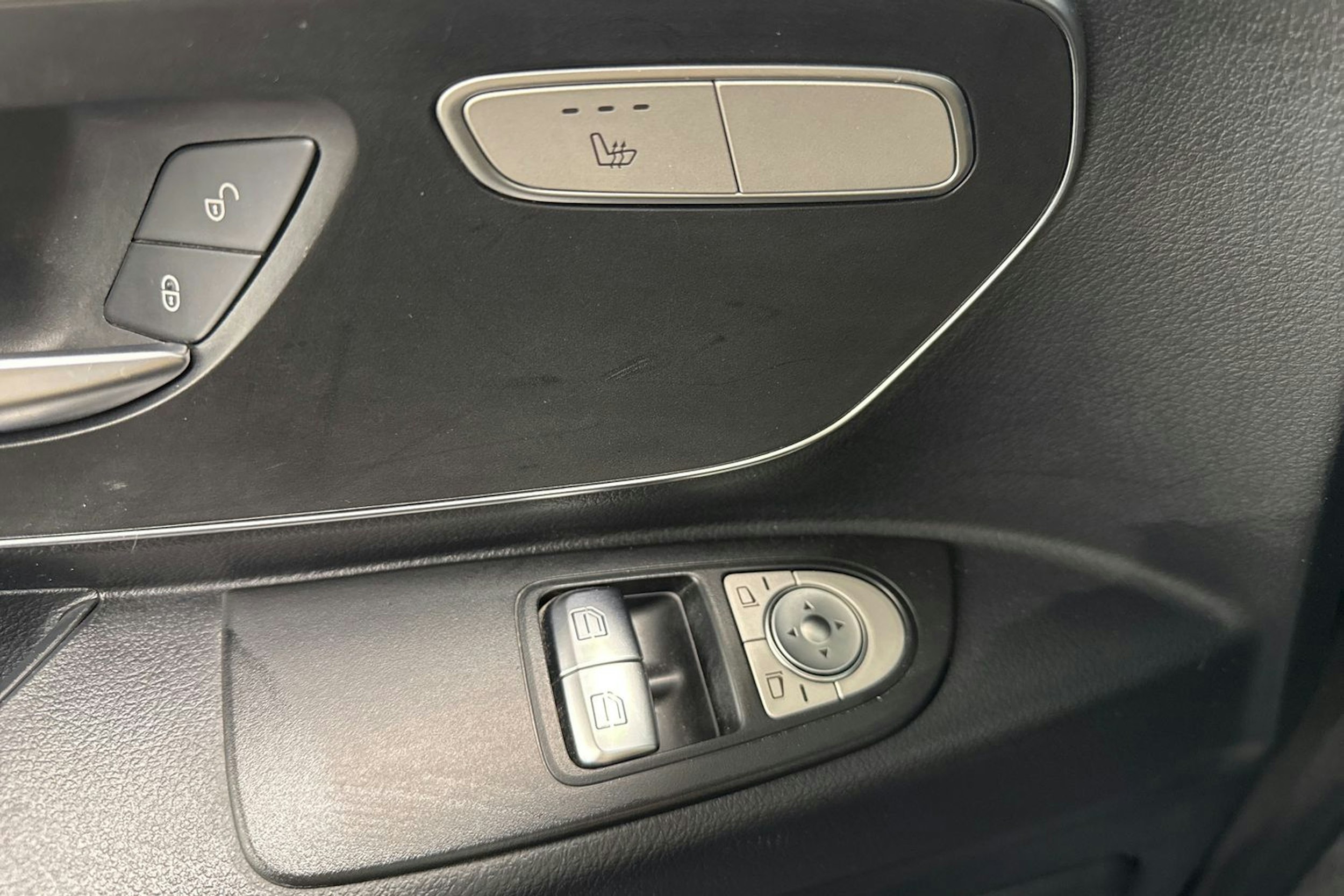 musta Mercedes-Benz Vito 2021 kuva 18.