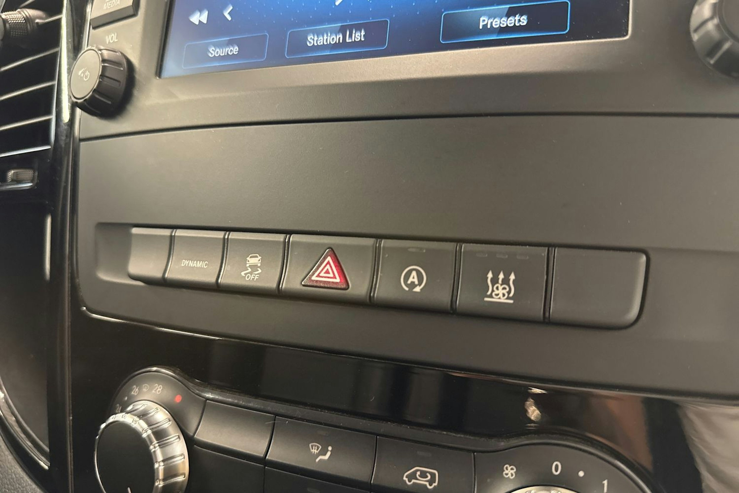 musta Mercedes-Benz Vito 2021 kuva 22.