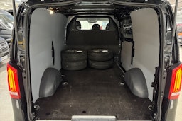 musta Mercedes-Benz Vito 2021 kuva 14.