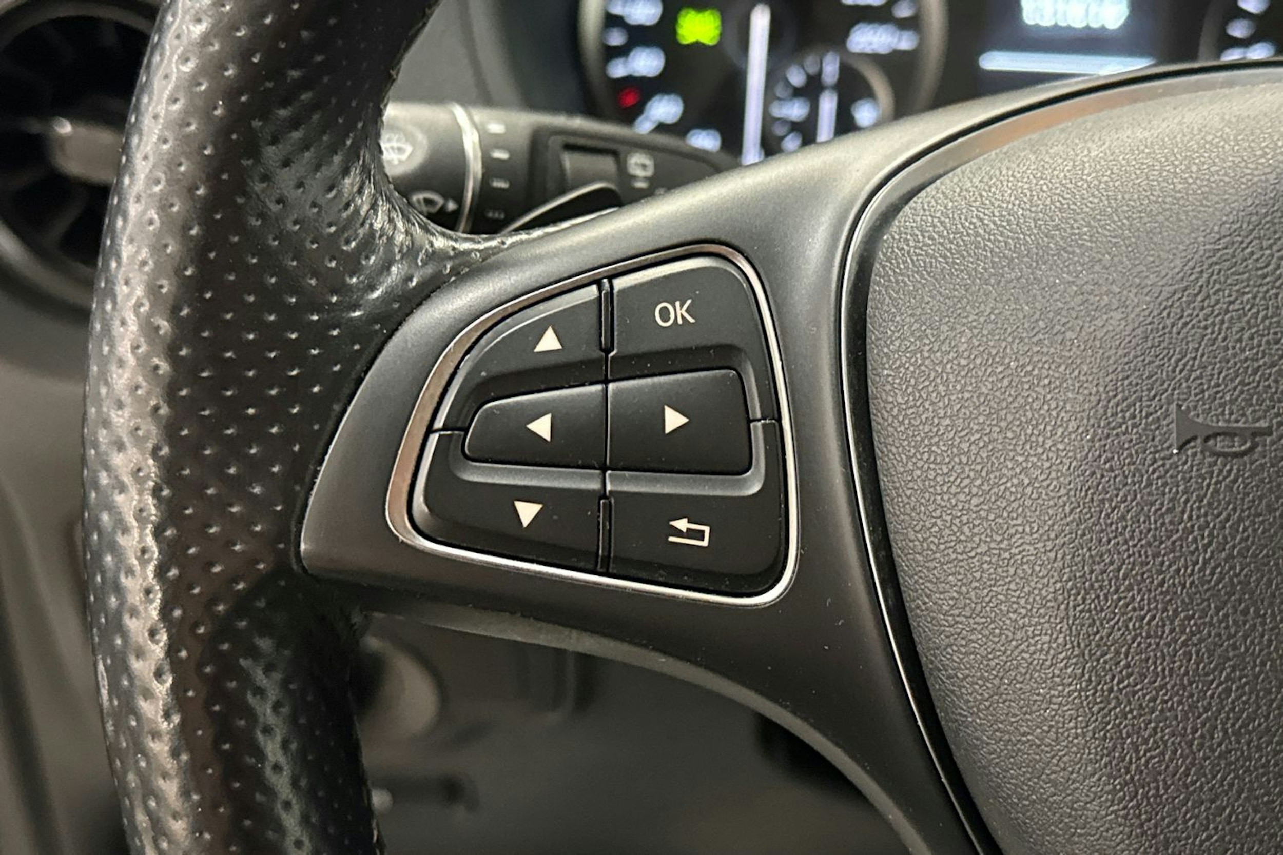 musta Mercedes-Benz Vito 2021 kuva 15.