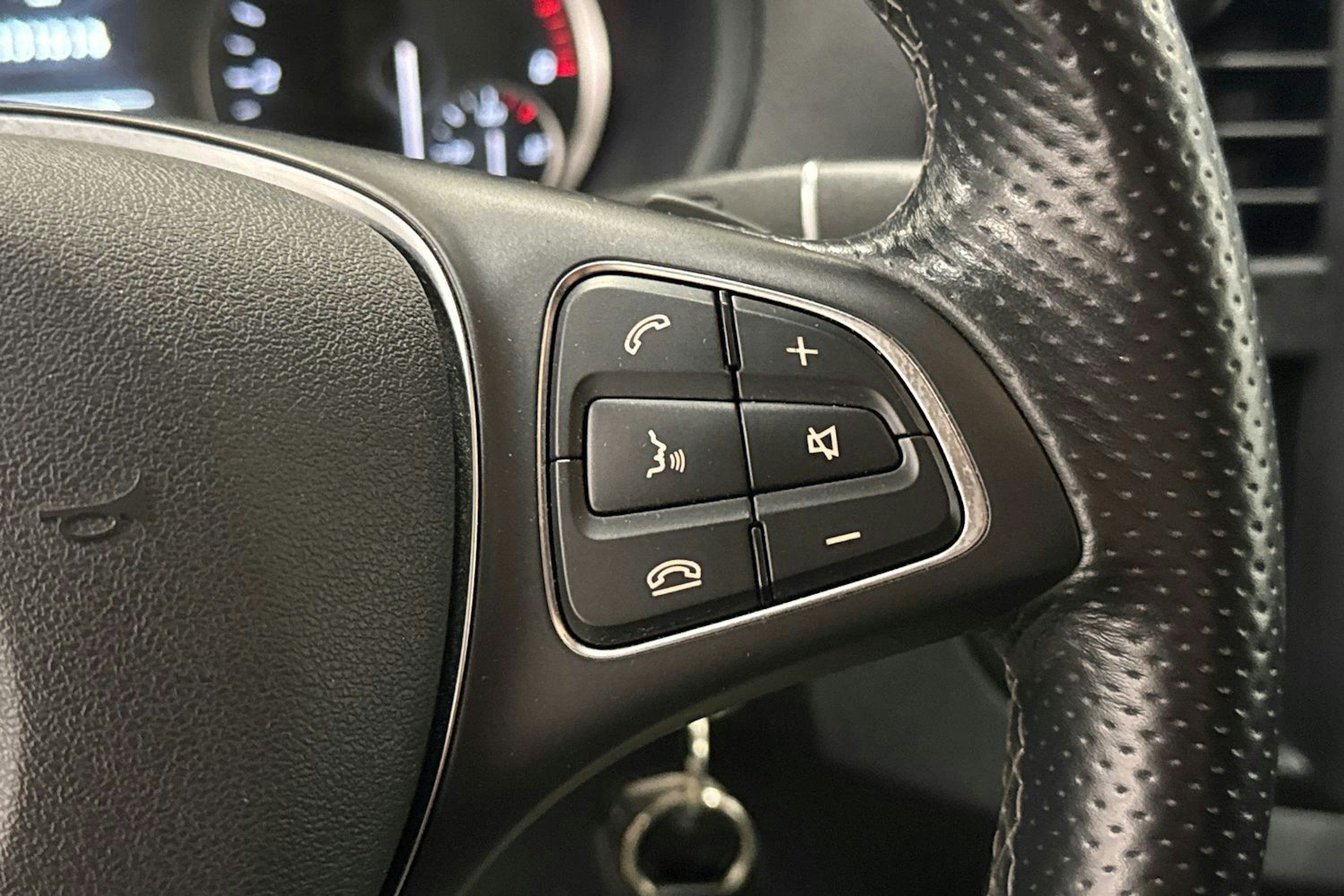 musta Mercedes-Benz Vito 2021 kuva 16.