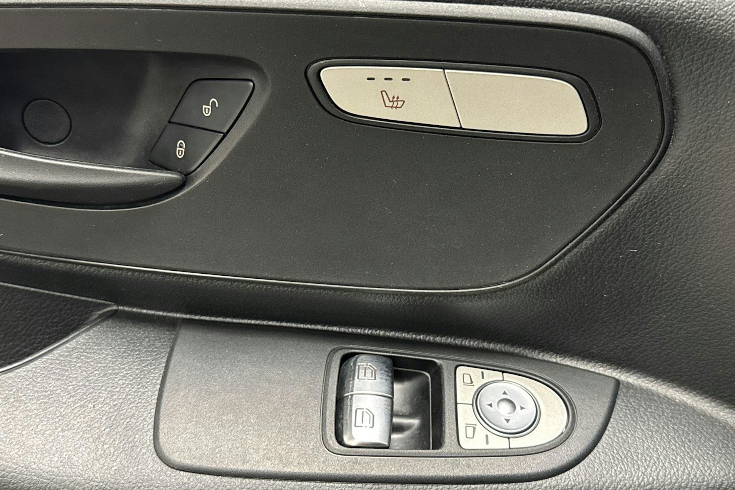 musta Mercedes-Benz Vito 2021 kuva 21.