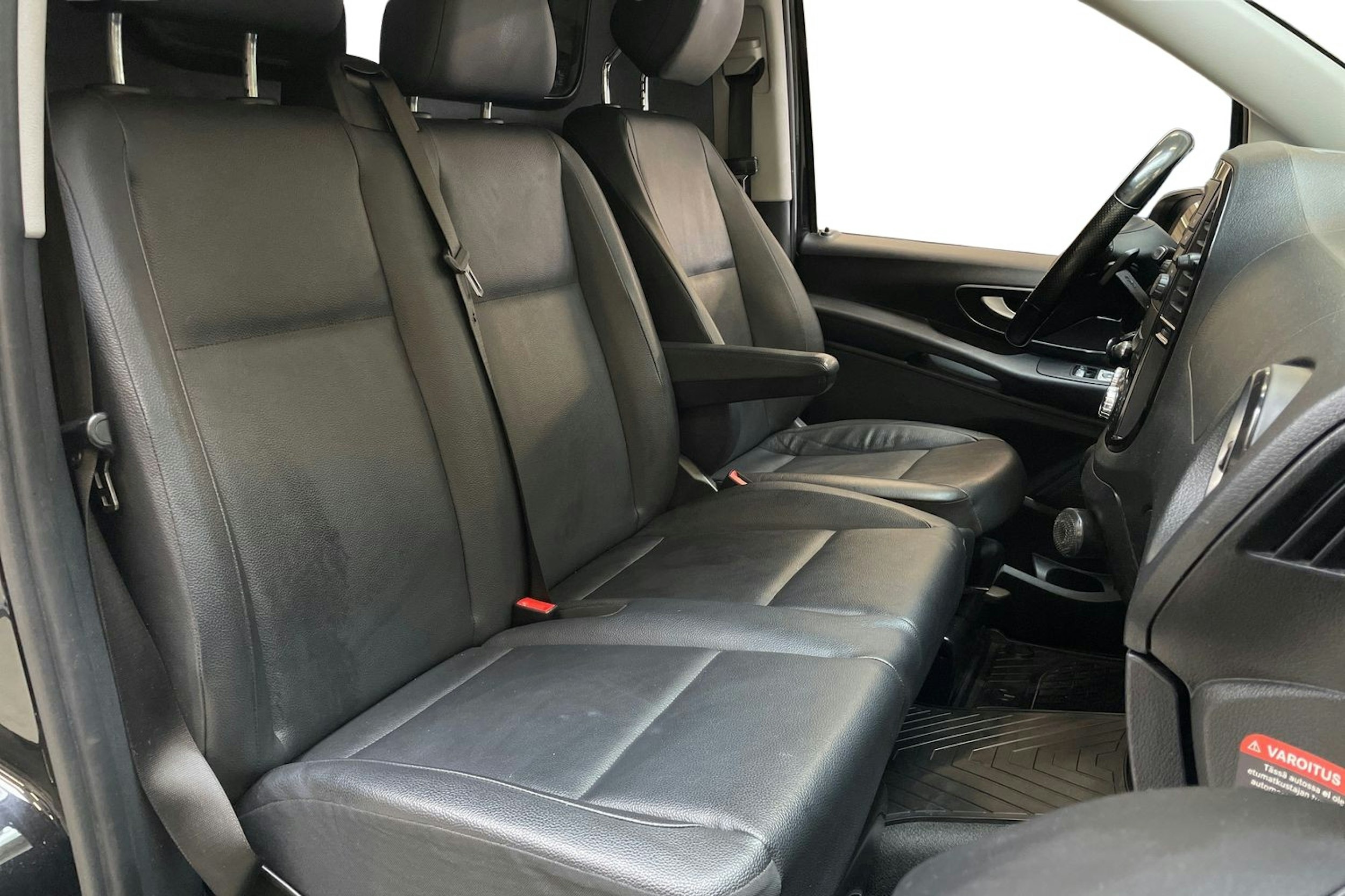 musta Mercedes-Benz Vito 2021 kuva 10.