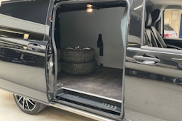 musta Mercedes-Benz Vito 2021 kuva 13.
